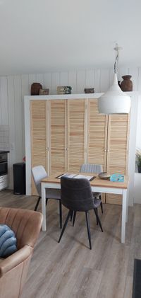 EB nw eettafel stoelen